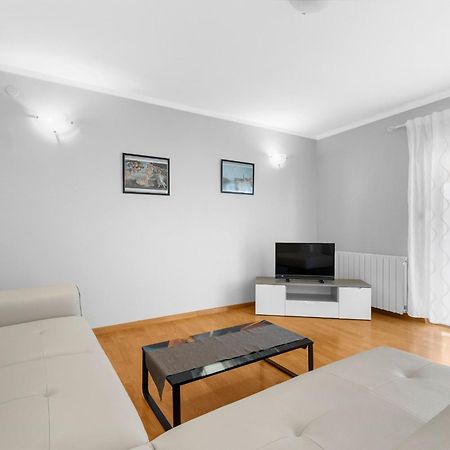 Villa Hope - Apartments With Shared Pool Poreč Habitación foto