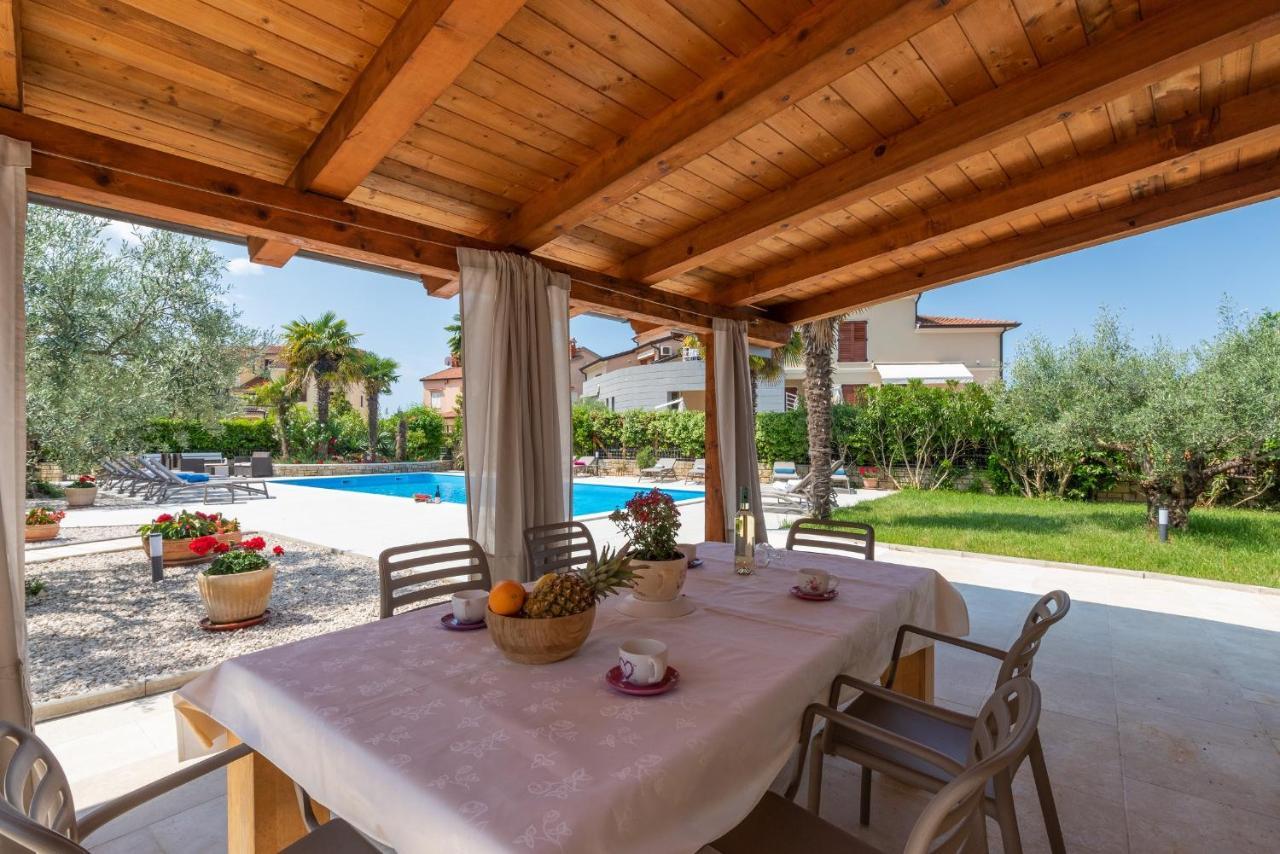 Villa Hope - Apartments With Shared Pool Poreč Exterior foto